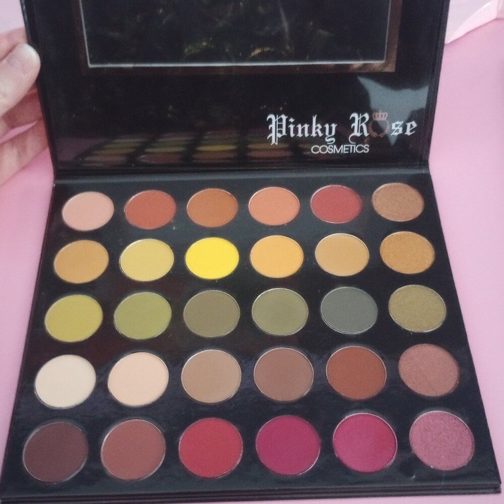 NEW Pinky Rose Cosmetics RUNWAY Palette
